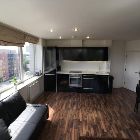 Luxury 2 Bed Penthouse Apartment Near Station Лондон Екстериор снимка
