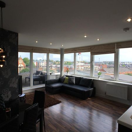 Luxury 2 Bed Penthouse Apartment Near Station Лондон Екстериор снимка