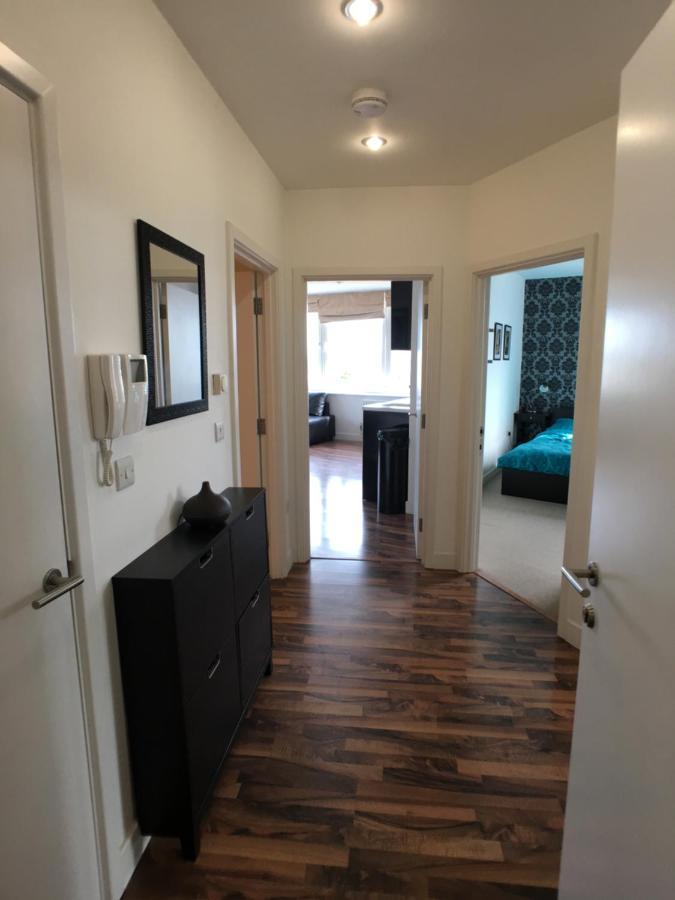 Luxury 2 Bed Penthouse Apartment Near Station Лондон Екстериор снимка