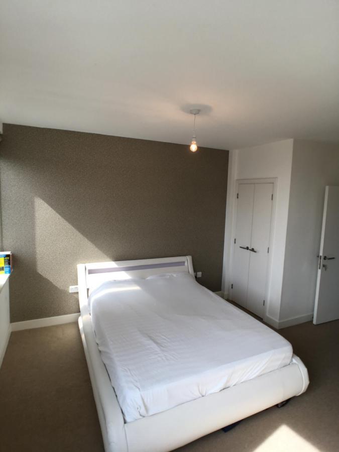Luxury 2 Bed Penthouse Apartment Near Station Лондон Екстериор снимка