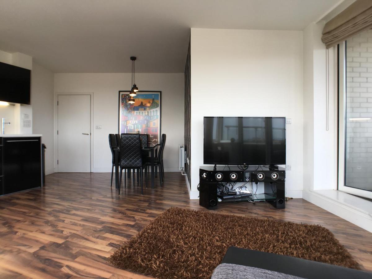 Luxury 2 Bed Penthouse Apartment Near Station Лондон Екстериор снимка
