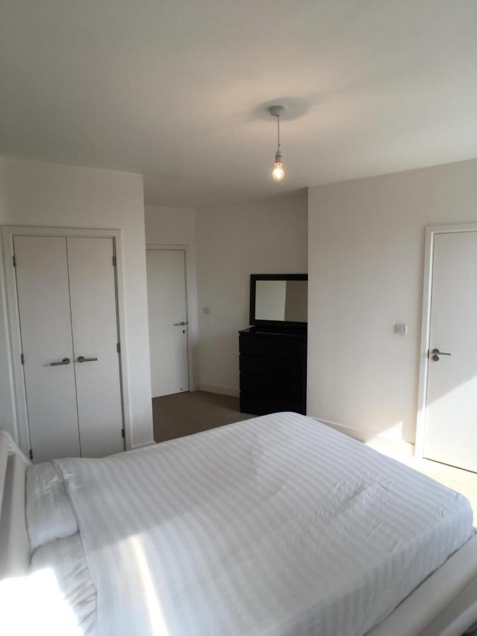 Luxury 2 Bed Penthouse Apartment Near Station Лондон Екстериор снимка