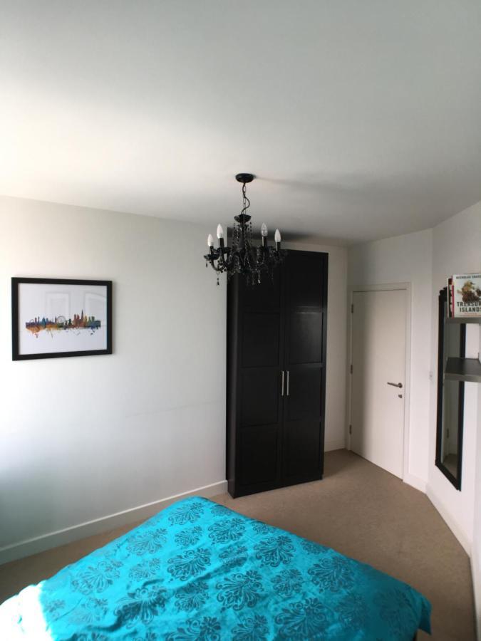 Luxury 2 Bed Penthouse Apartment Near Station Лондон Екстериор снимка