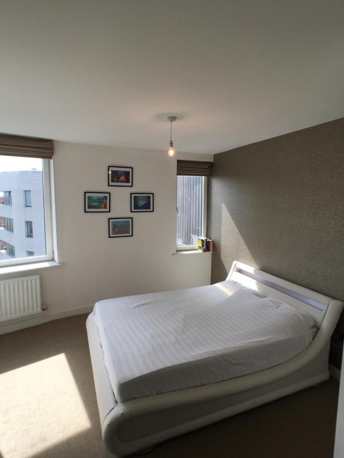 Luxury 2 Bed Penthouse Apartment Near Station Лондон Екстериор снимка