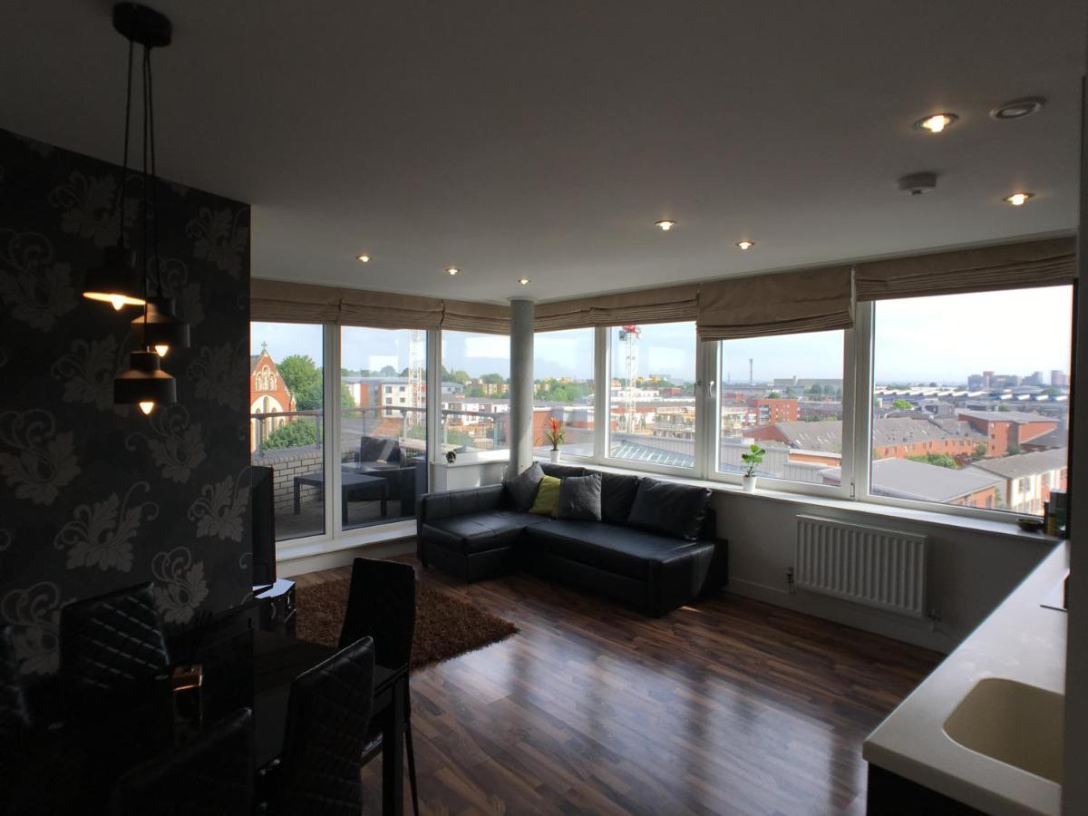 Luxury 2 Bed Penthouse Apartment Near Station Лондон Екстериор снимка